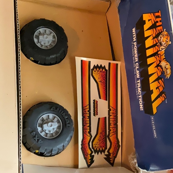1984 VINTAGE GALOOB THE ANIMAL WITH POWER CLAW TRACTION - Picture 4 of 5